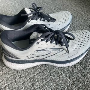 Brooks Womens Glycerin 19 Size 9WIDE